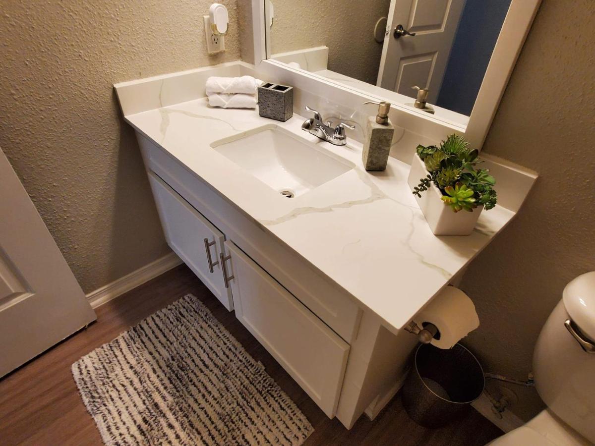 Fashionable Stylish Apartment ヒューストン エクステリア 写真